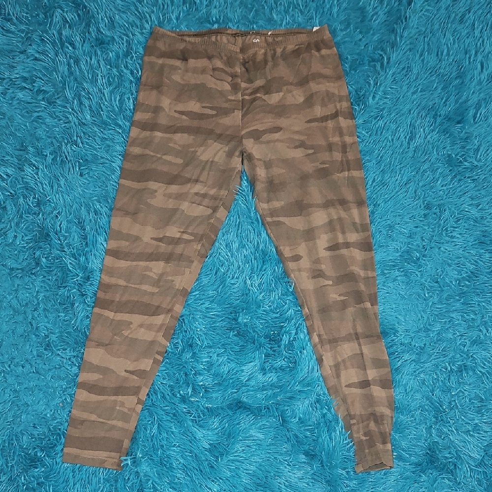 SO Women's Olive Camo Leggings